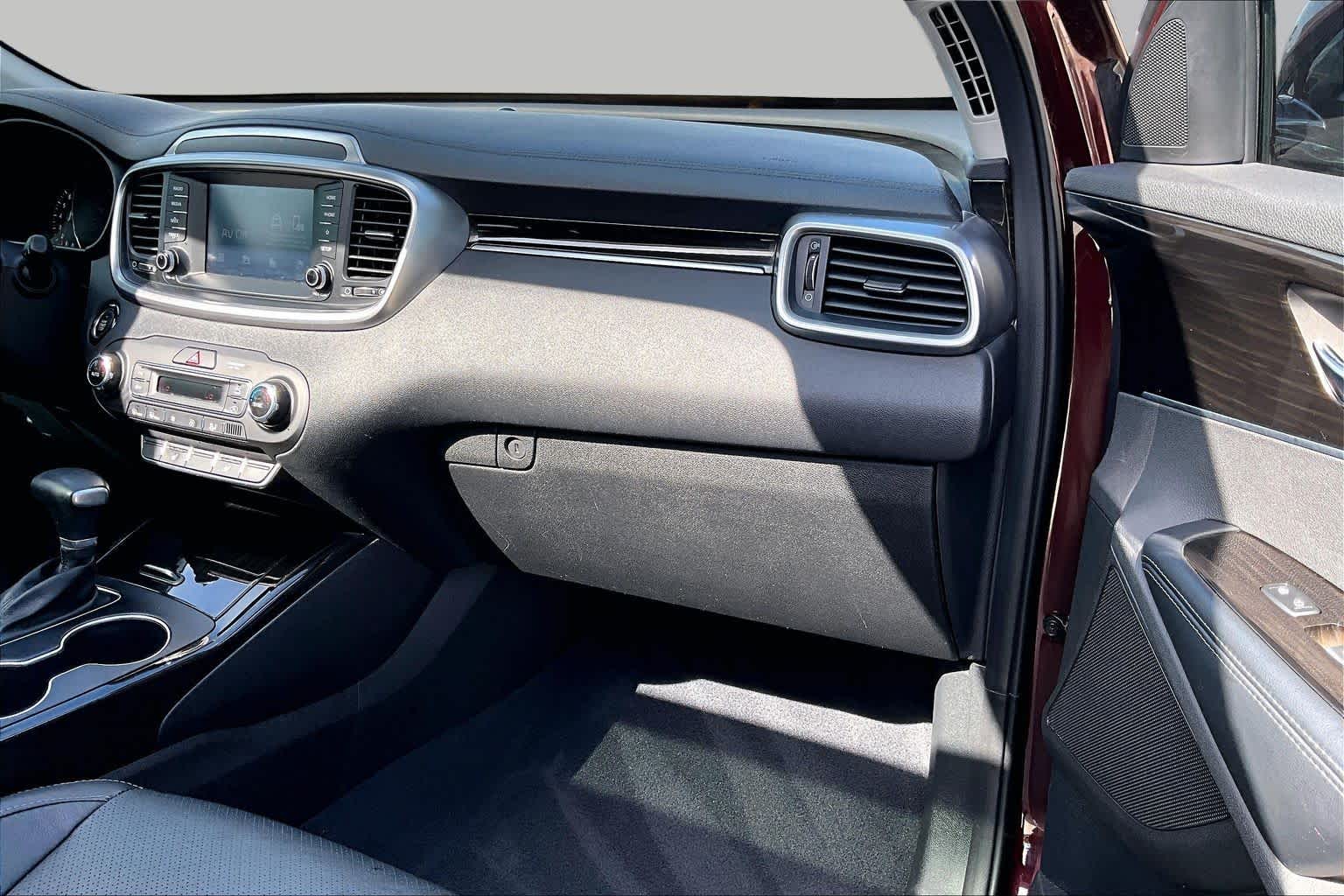 2020 Kia Sorento photo 19 of 37