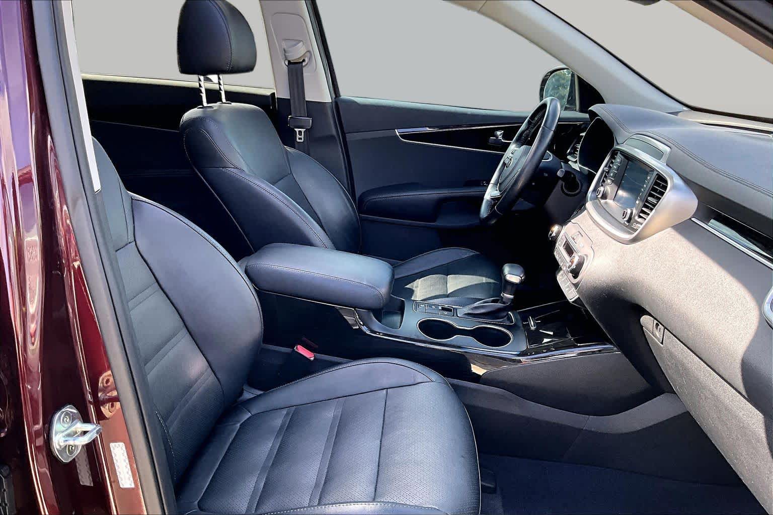 2020 Kia Sorento photo 9 of 37