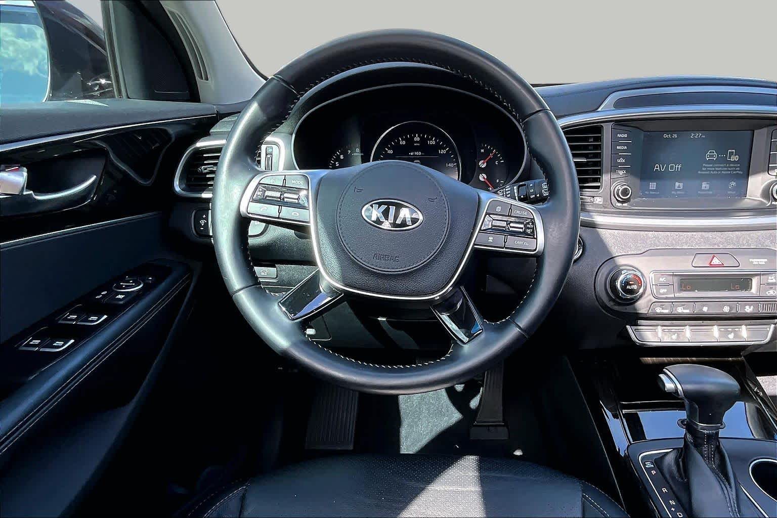 2020 Kia Sorento photo 6 of 37