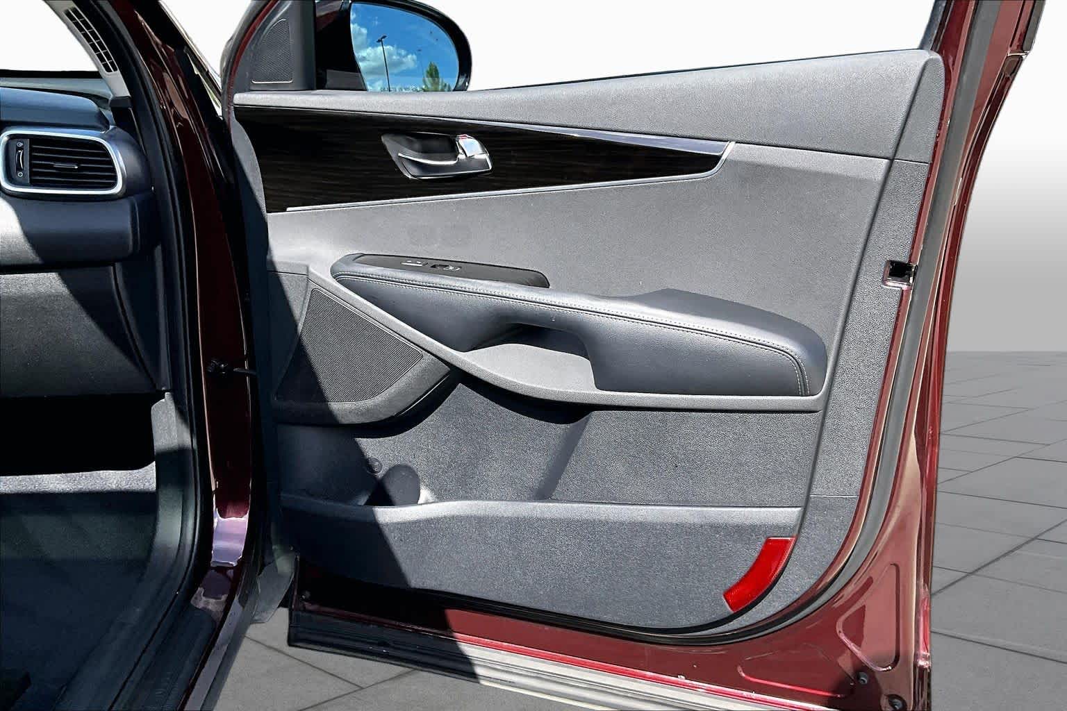 2020 Kia Sorento photo 23 of 37