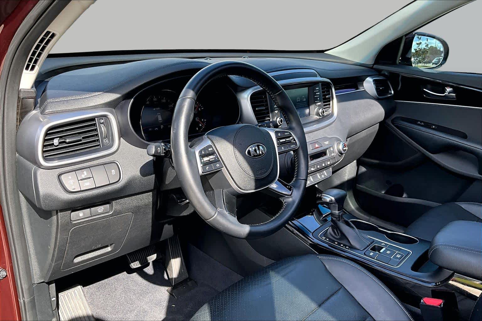 2020 Kia Sorento photo 18 of 37