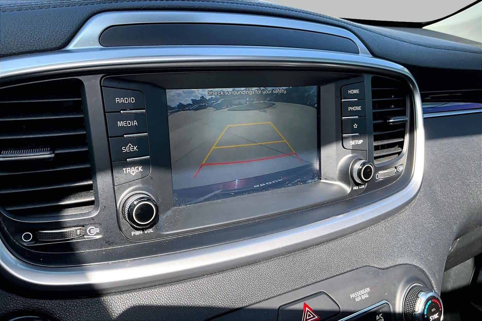 2020 Kia Sorento photo 27 of 37