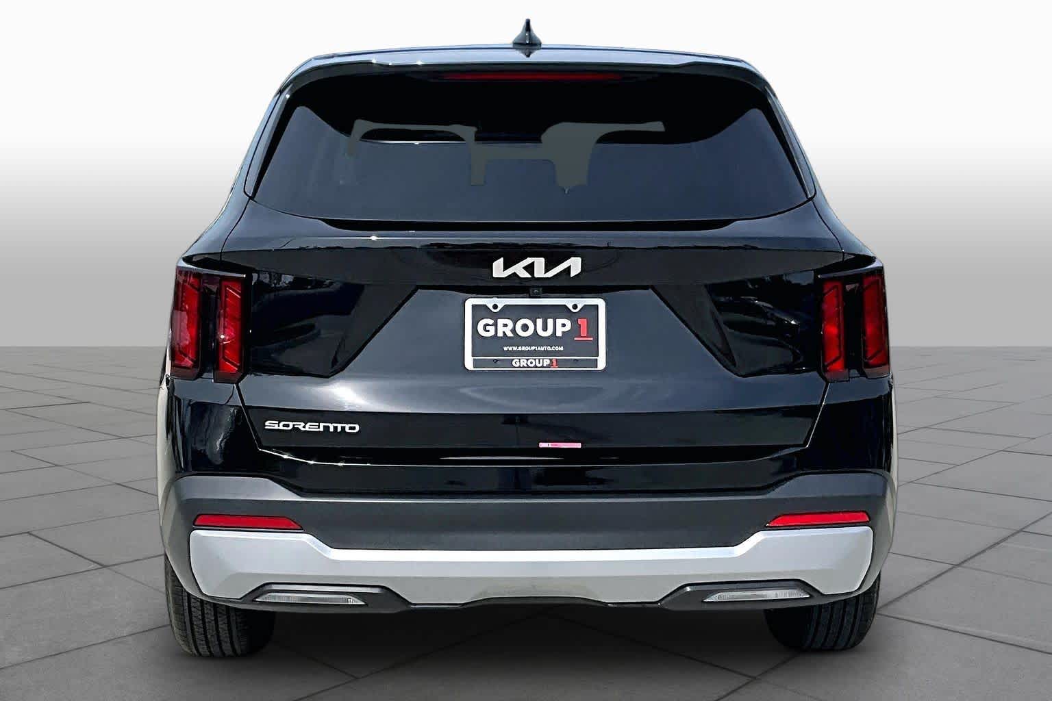 2026 Kia Sorento LX - 4