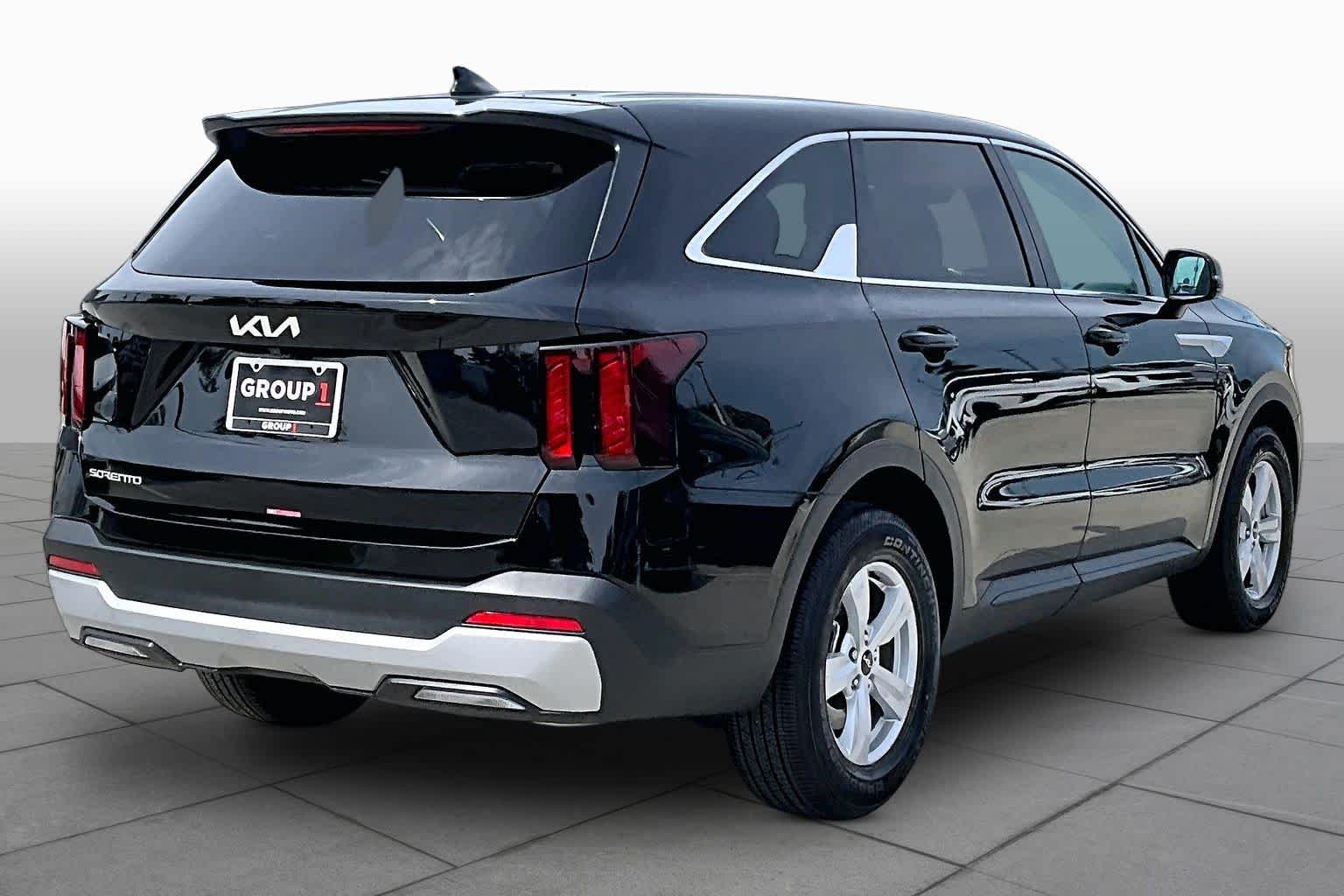 2026 Kia Sorento LX - 11