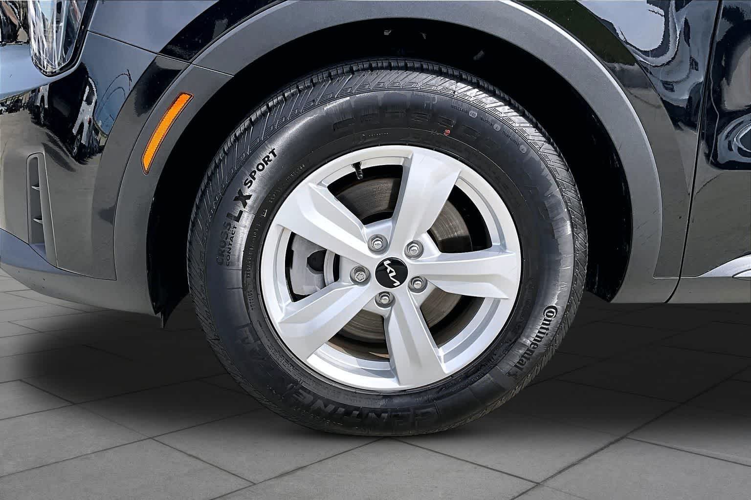 2026 Kia Sorento LX - 9