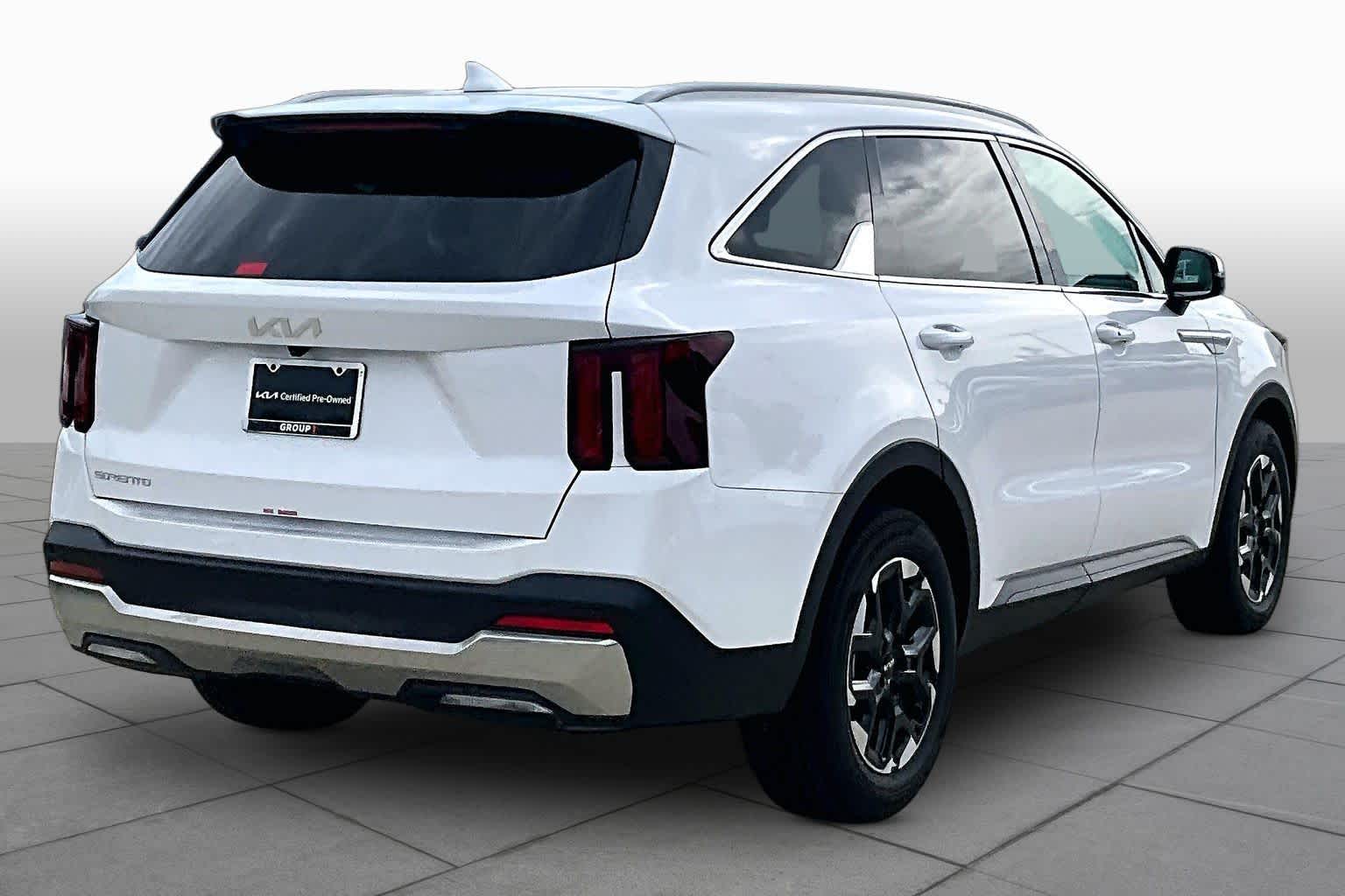 2026 Kia Sorento S - 11