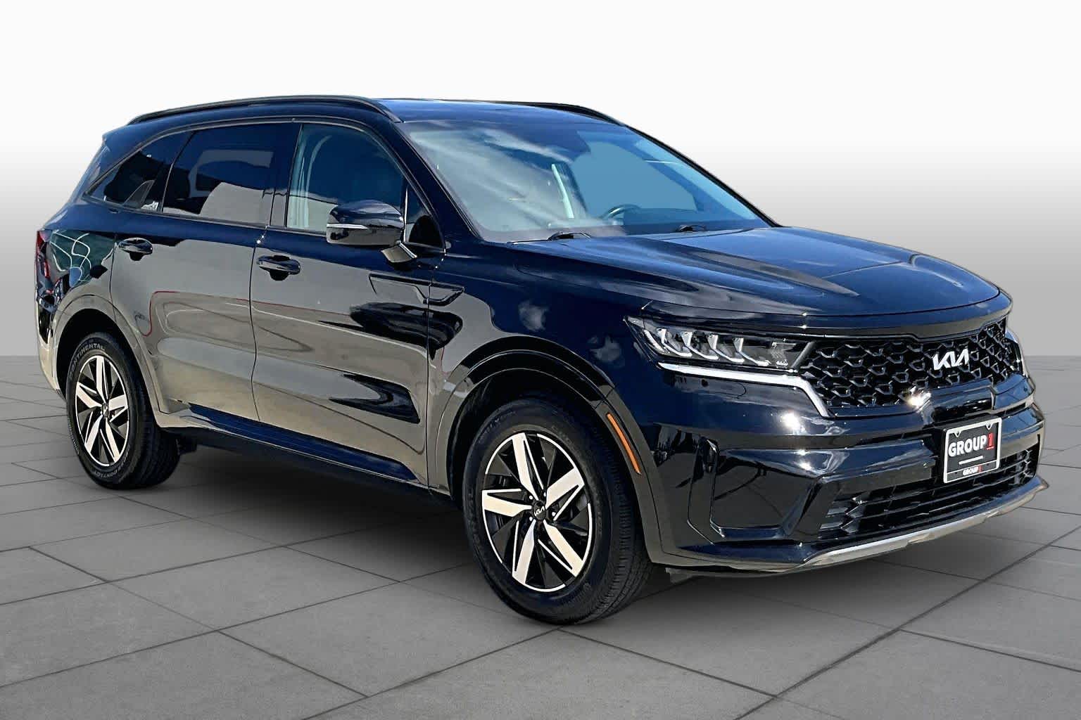 2022 Kia Sorento photo 3 of 32