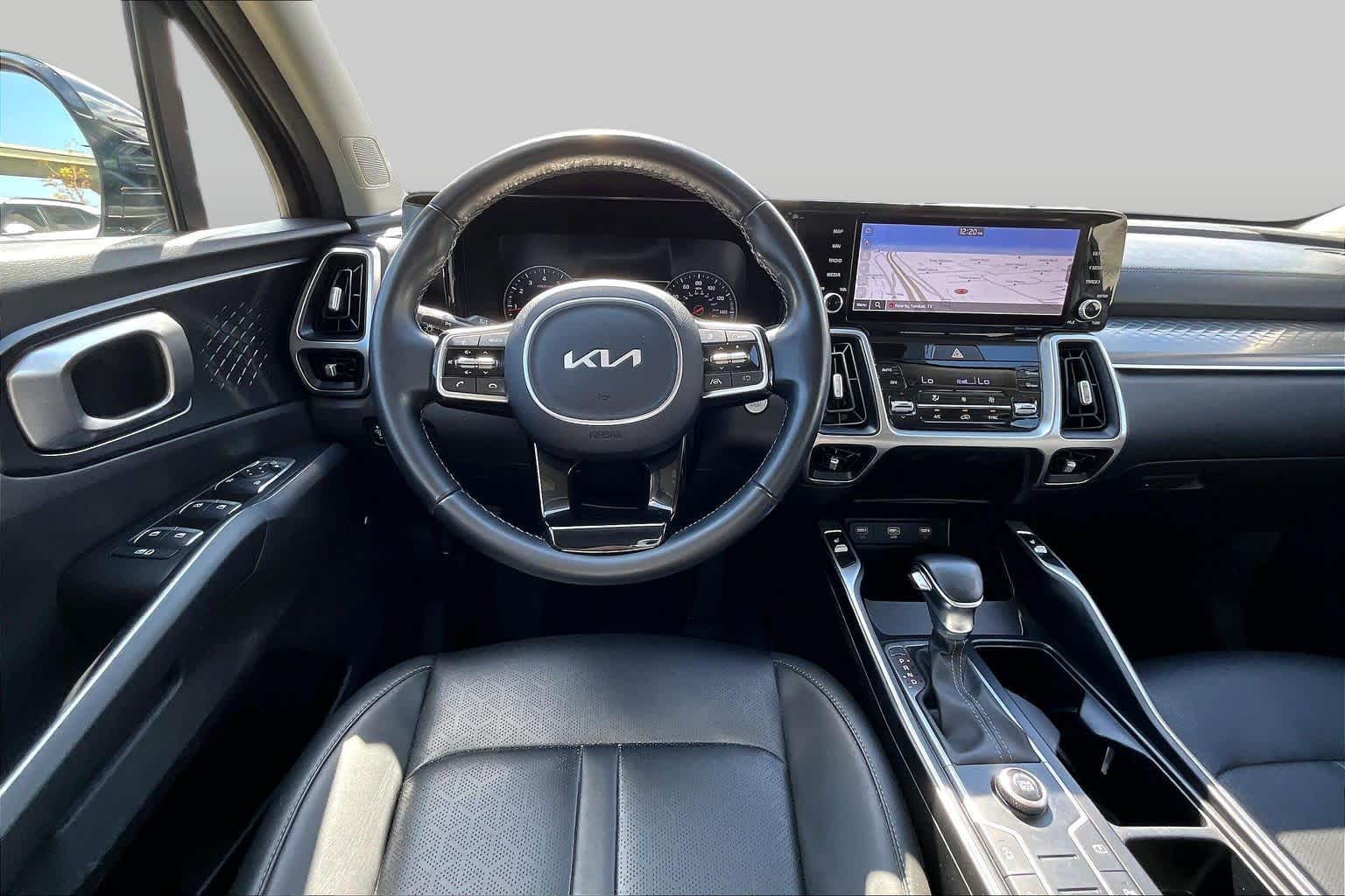 2022 Kia Sorento photo 6 of 32