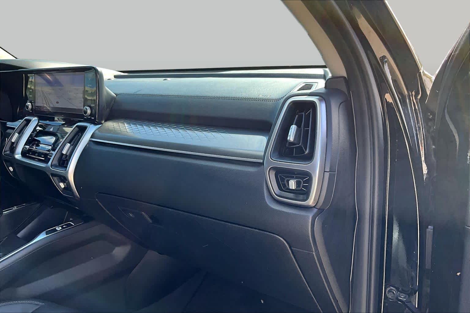 2022 Kia Sorento photo 17 of 32