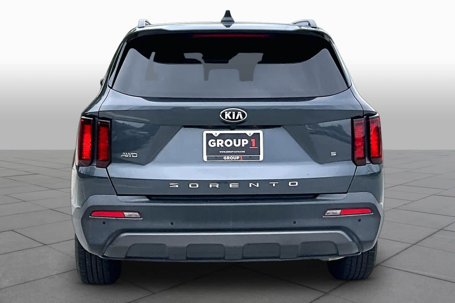 2021 Kia Sorento S - 4
