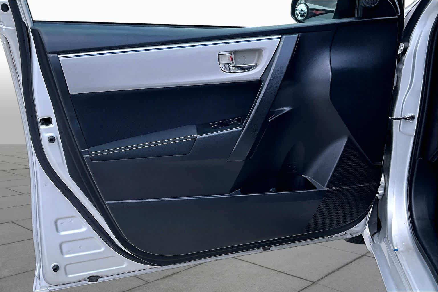 2016 Toyota Corolla LE Classic Silver Metallic at AutoNation USA Houston