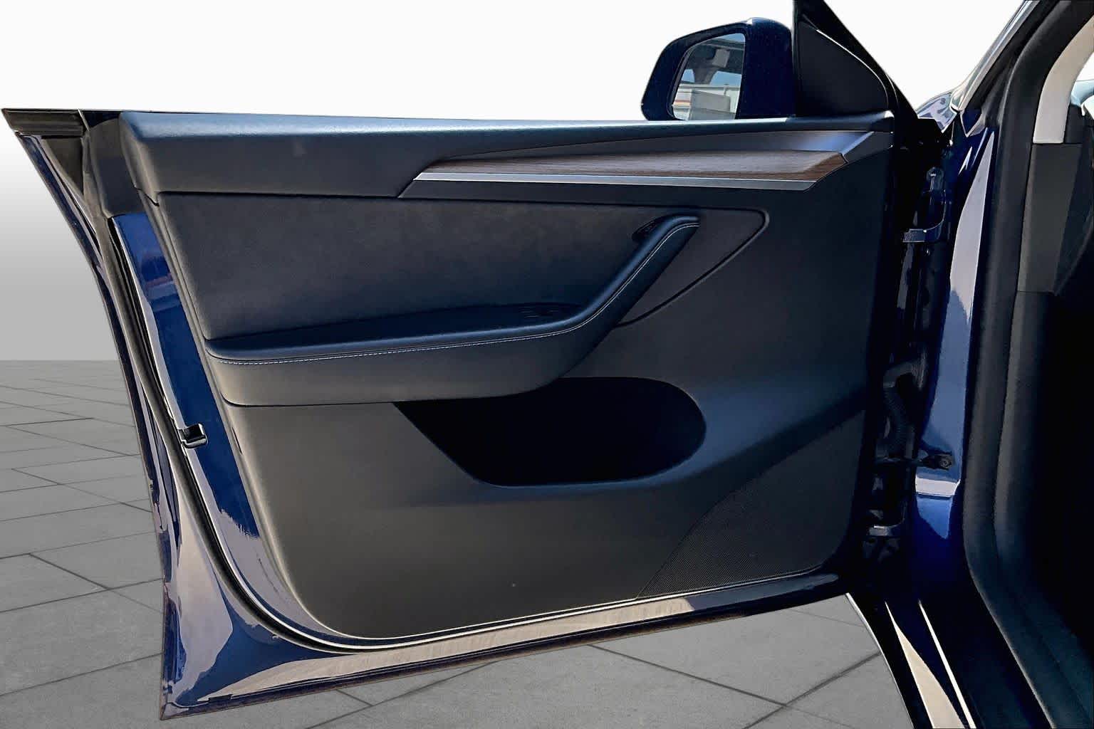 2023 Tesla Model Y photo 36 of 63