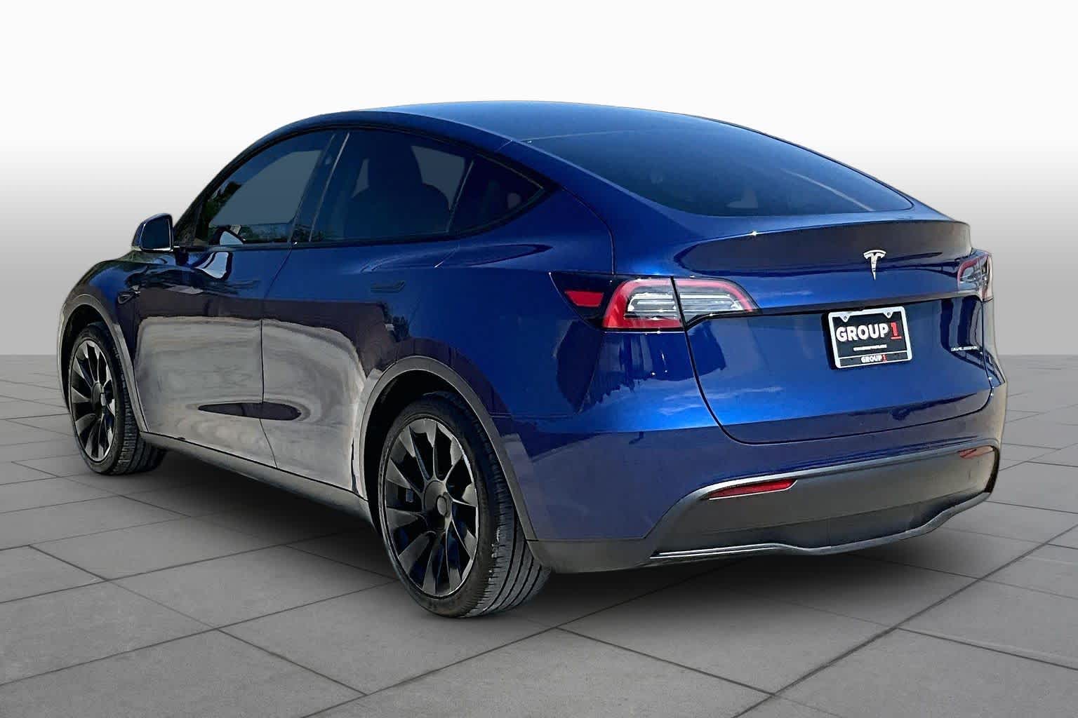 2023 Tesla Model Y photo 18 of 63