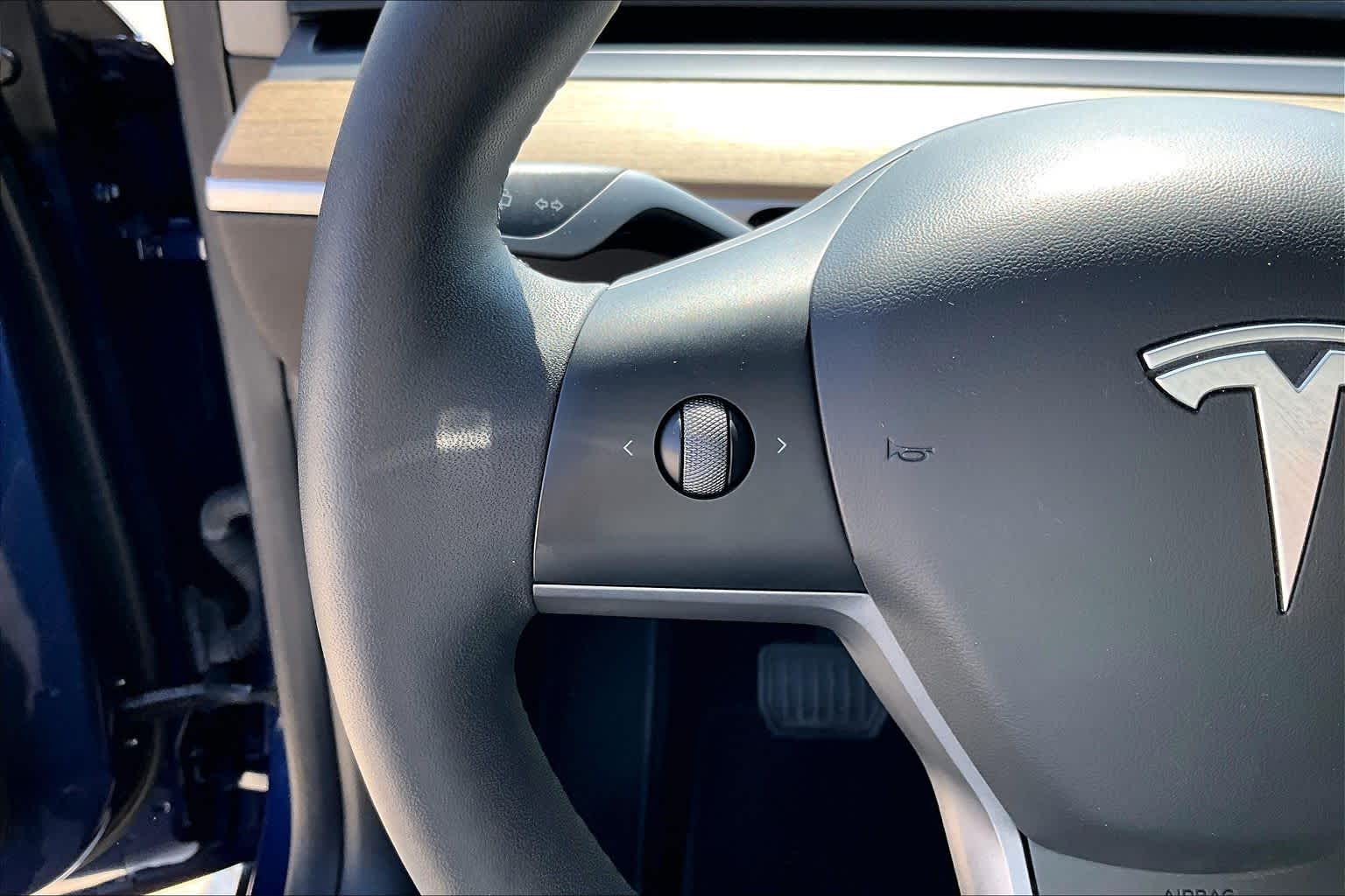 2023 Tesla Model Y photo 40 of 63