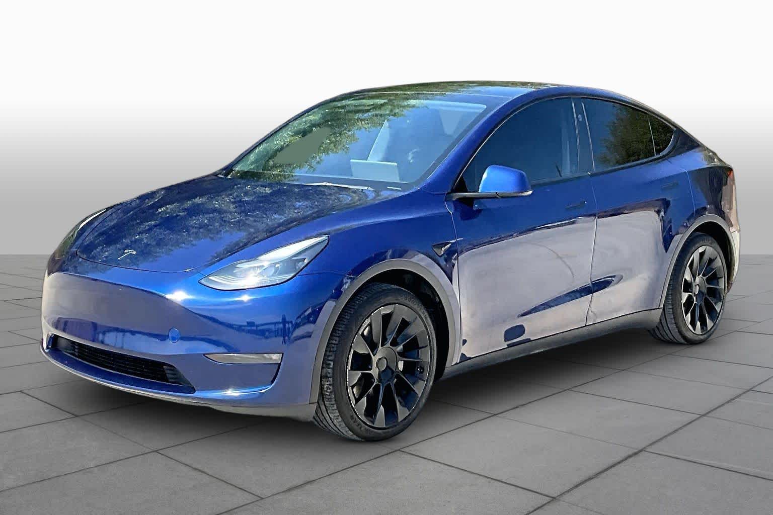 2023 Tesla Model Y photo 2 of 63
