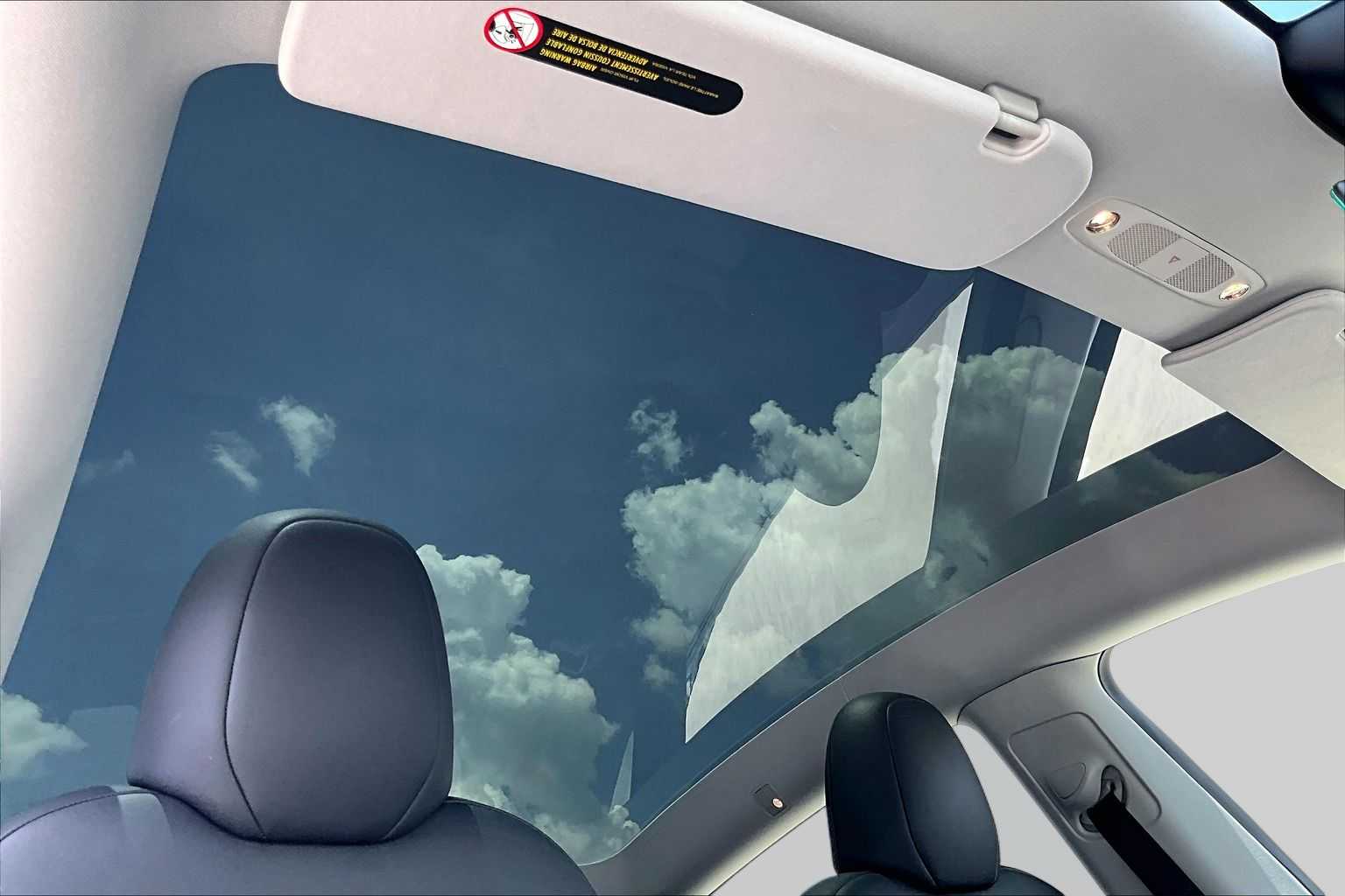 2024 Tesla Model Y Long Range - 11