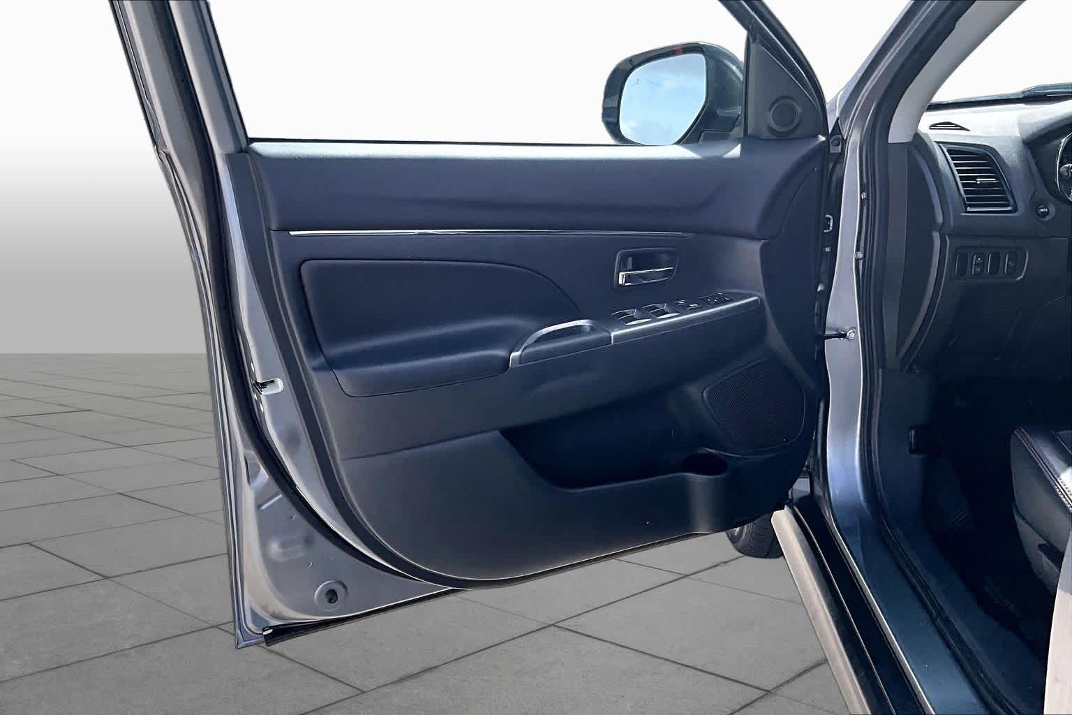 2024 Mitsubishi Outlander Sport photo 20 of 33