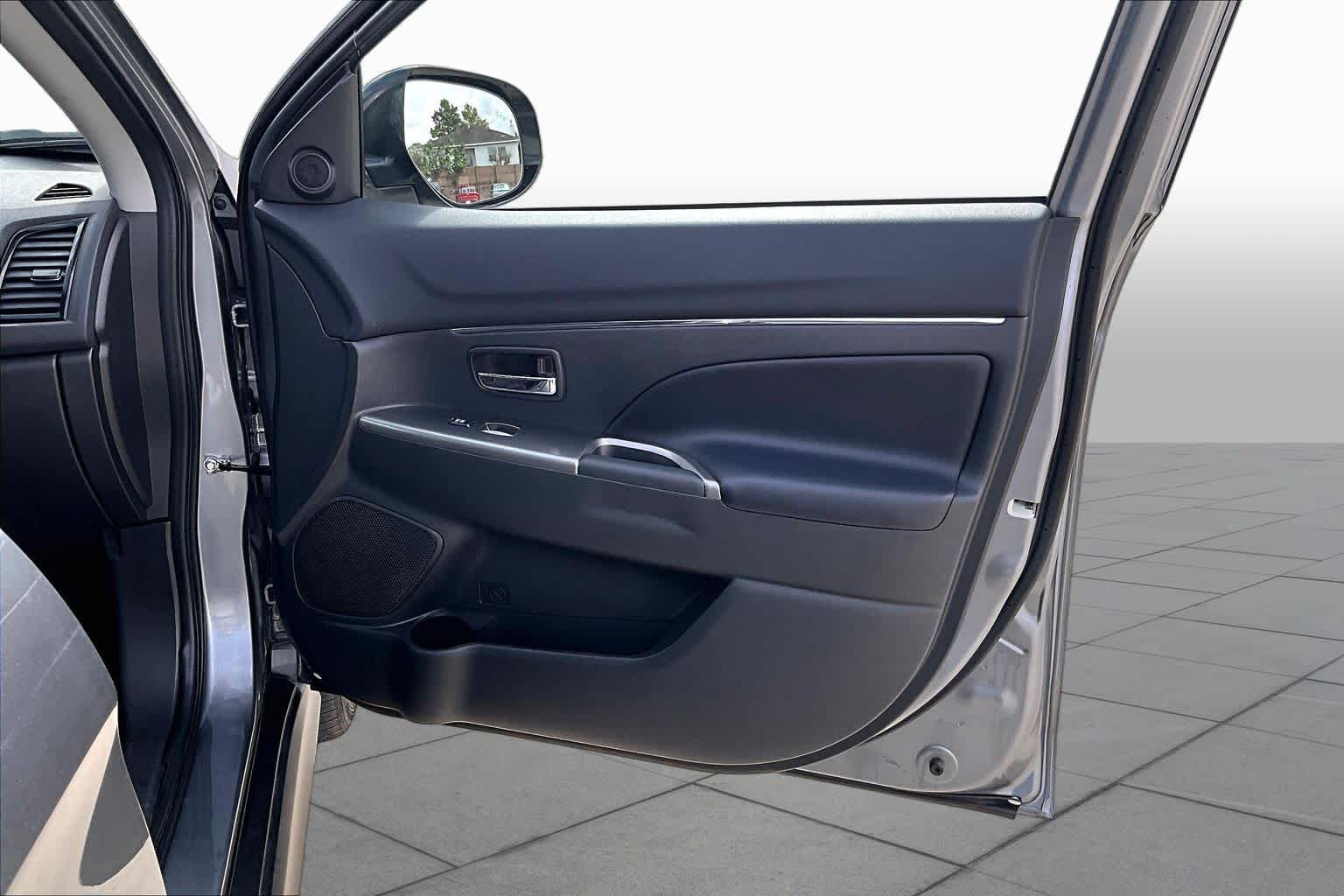 2024 Mitsubishi Outlander Sport photo 21 of 33