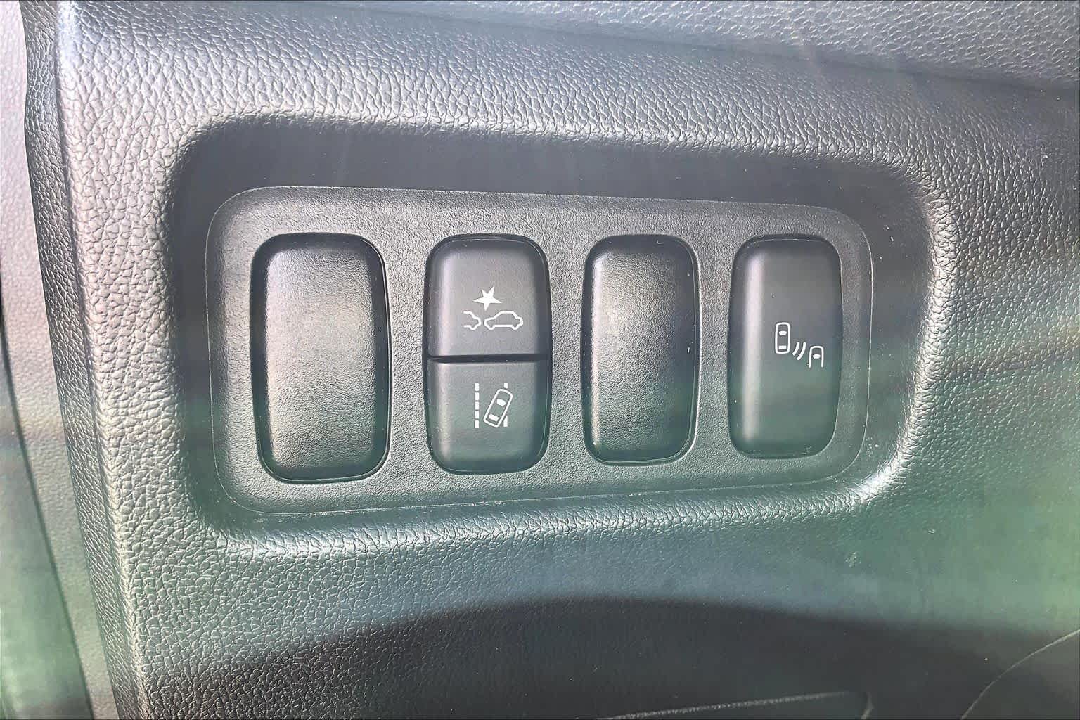 2024 Mitsubishi Outlander Sport photo 30 of 33