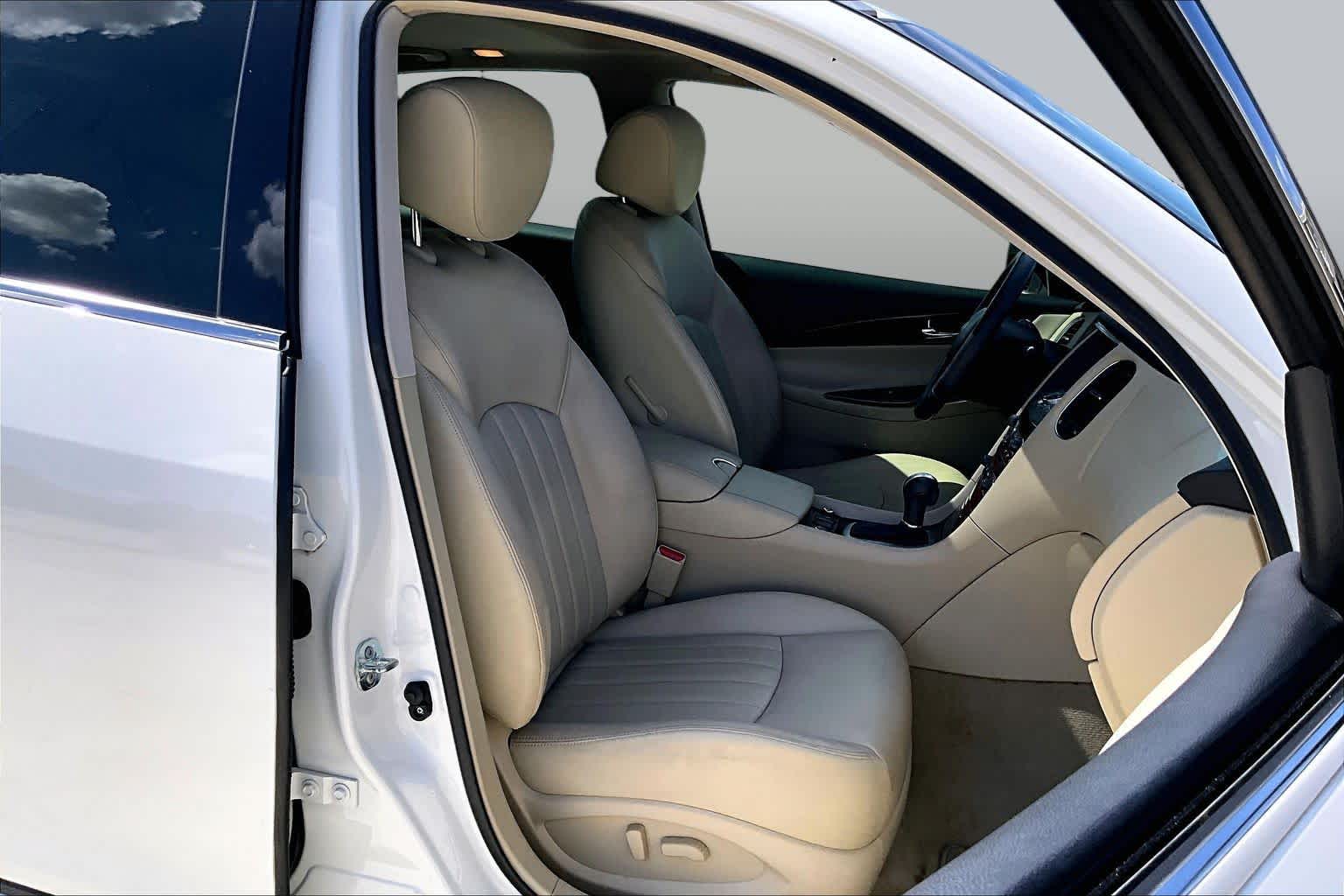 2017 INFINITI QX50  Majestic White at Group 1 Toyota Southwest