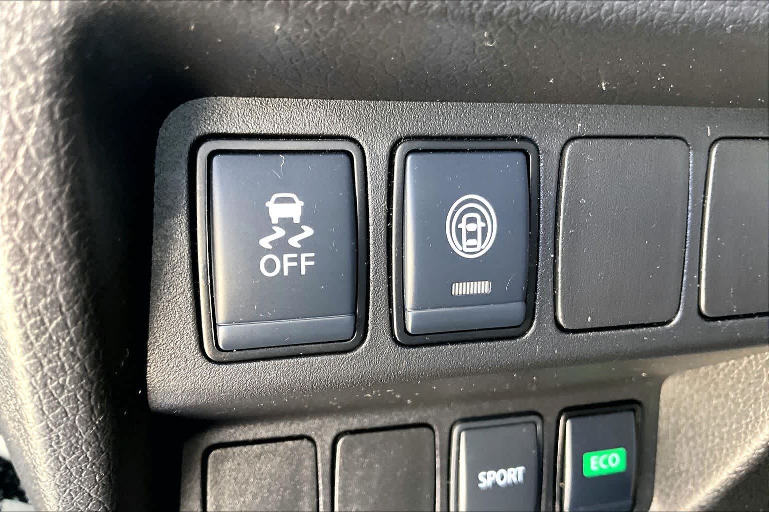 2020 Nissan Rogue Sport photo 28 of 29