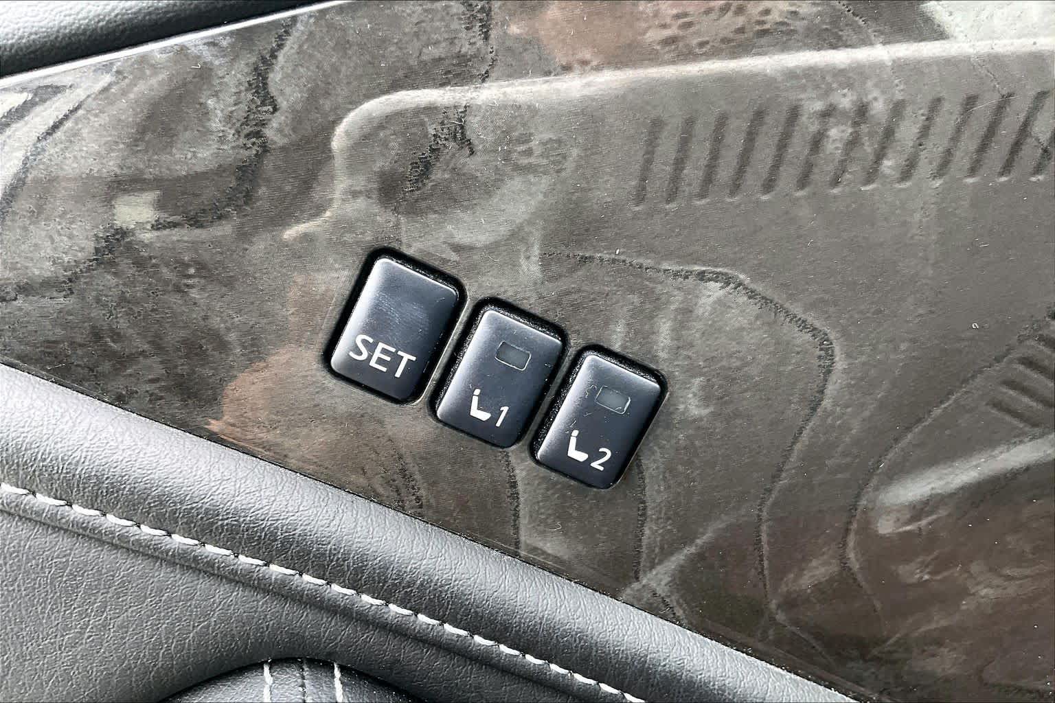 2022 INFINITI QX80 LUXE Liquid Platinum at Westside Kia