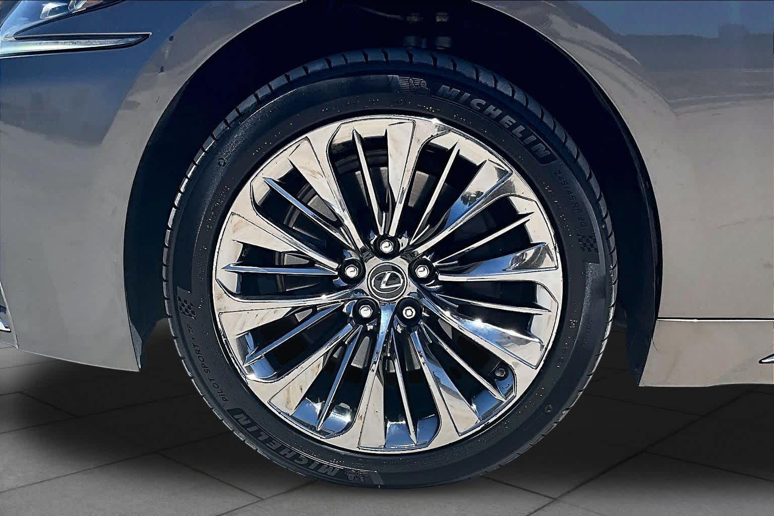 2018 Lexus LS 500 F Sport - 9