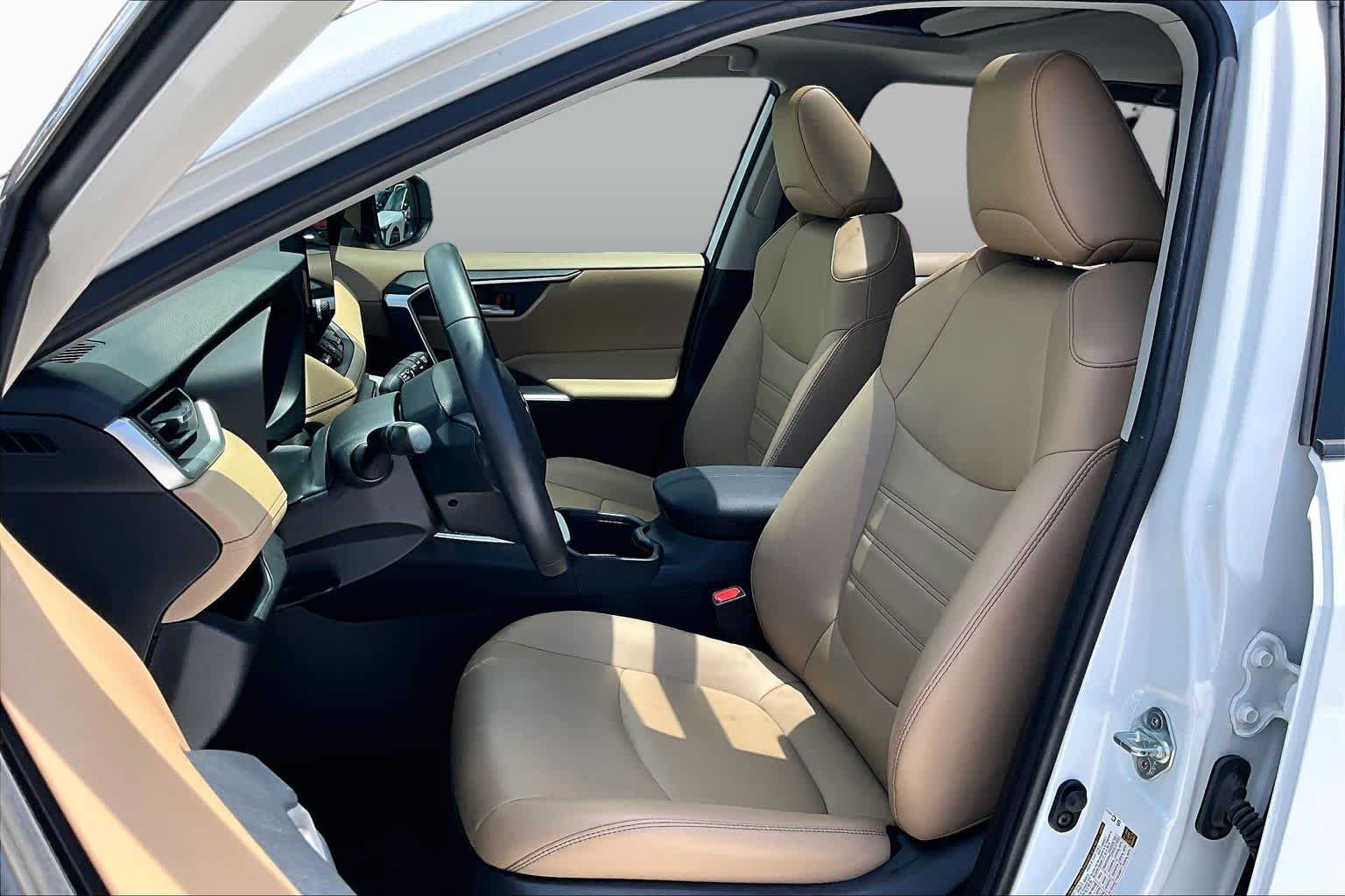 2024 Toyota RAV4 Hybrid XLE Premium - 7