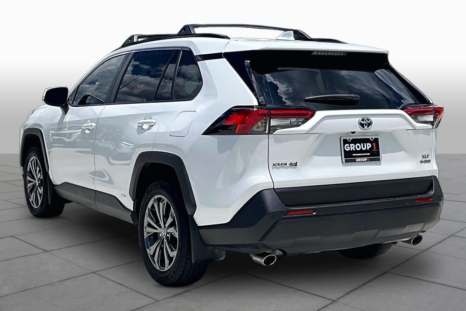 2024 Toyota RAV4 Hybrid XLE Premium - 11