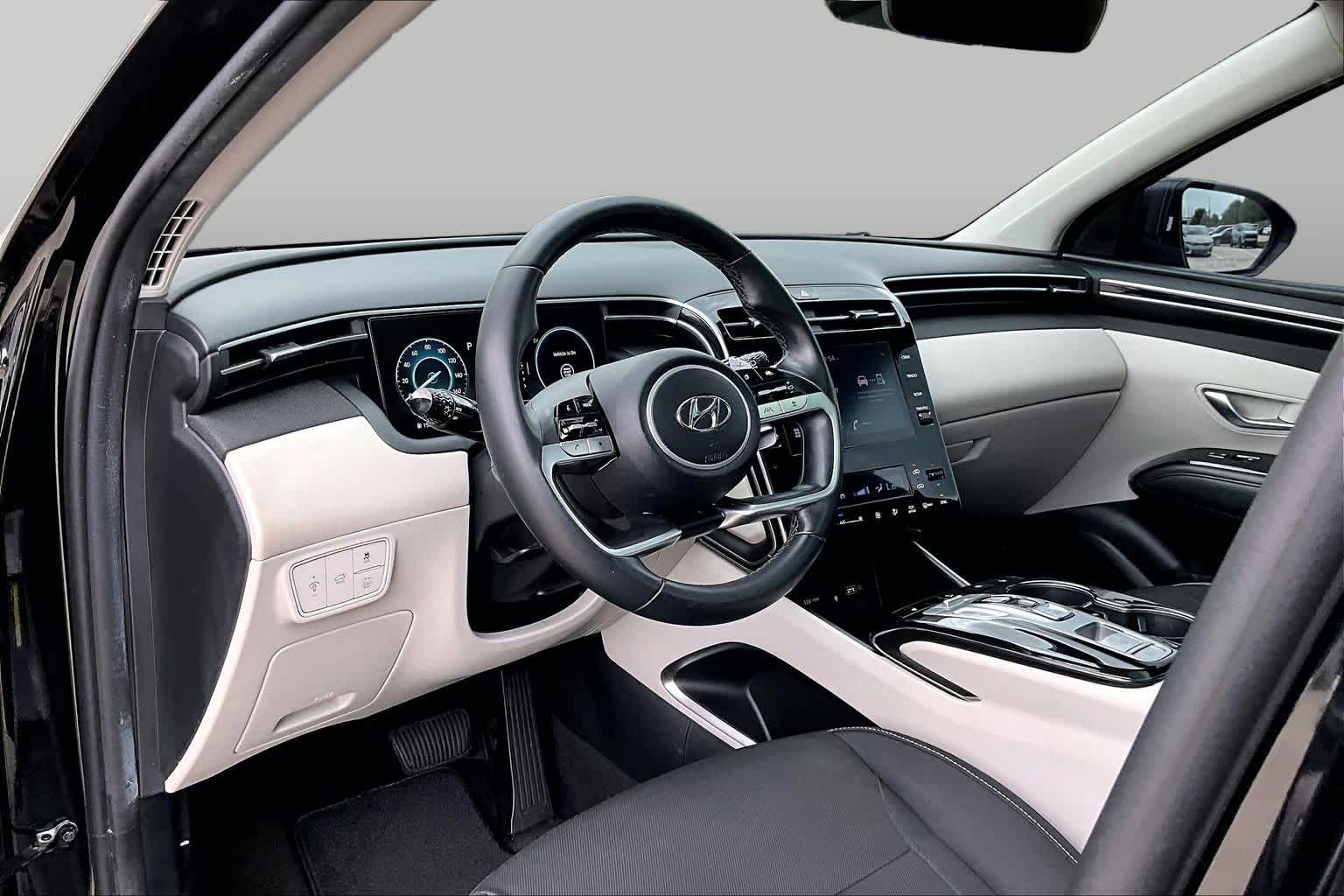 2022 Hyundai Tucson Hybrid photo 16 of 32