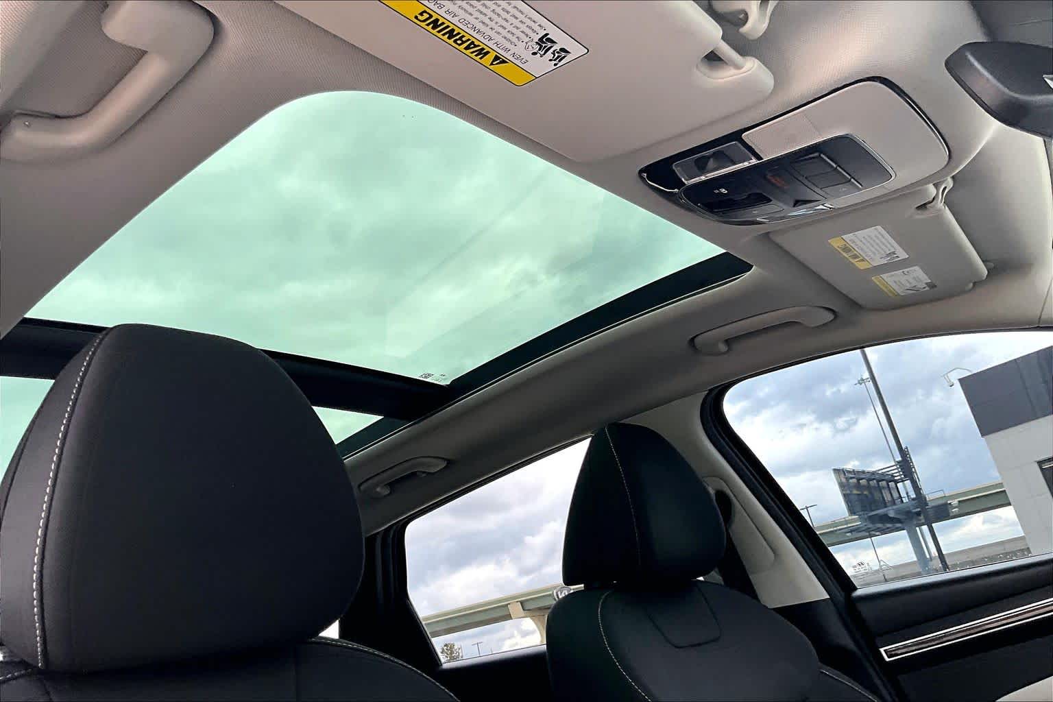 2022 Hyundai Tucson Hybrid photo 13 of 32