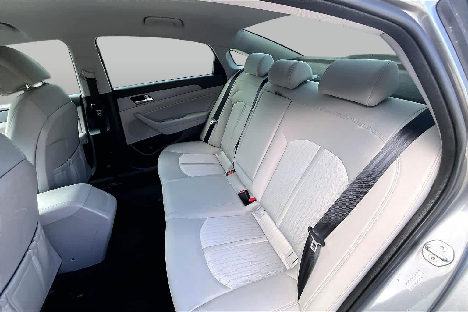 2017 Hyundai Sonata Hybrid photo 18 of 31