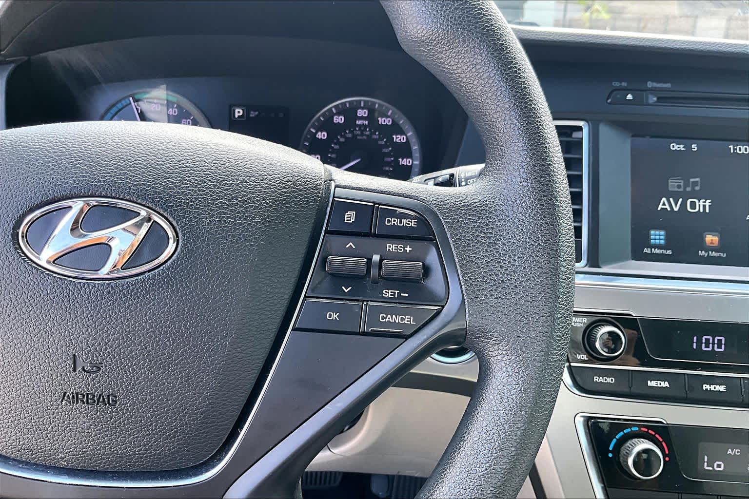 2017 Hyundai Sonata Hybrid photo 23 of 31