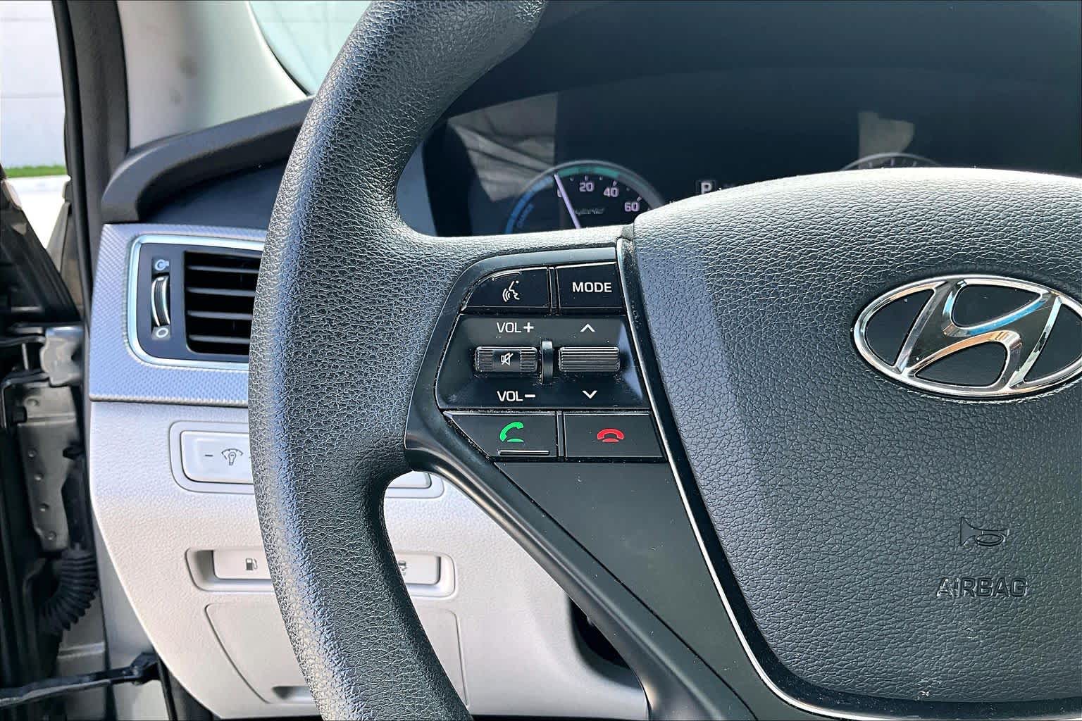 2017 Hyundai Sonata Hybrid photo 22 of 31