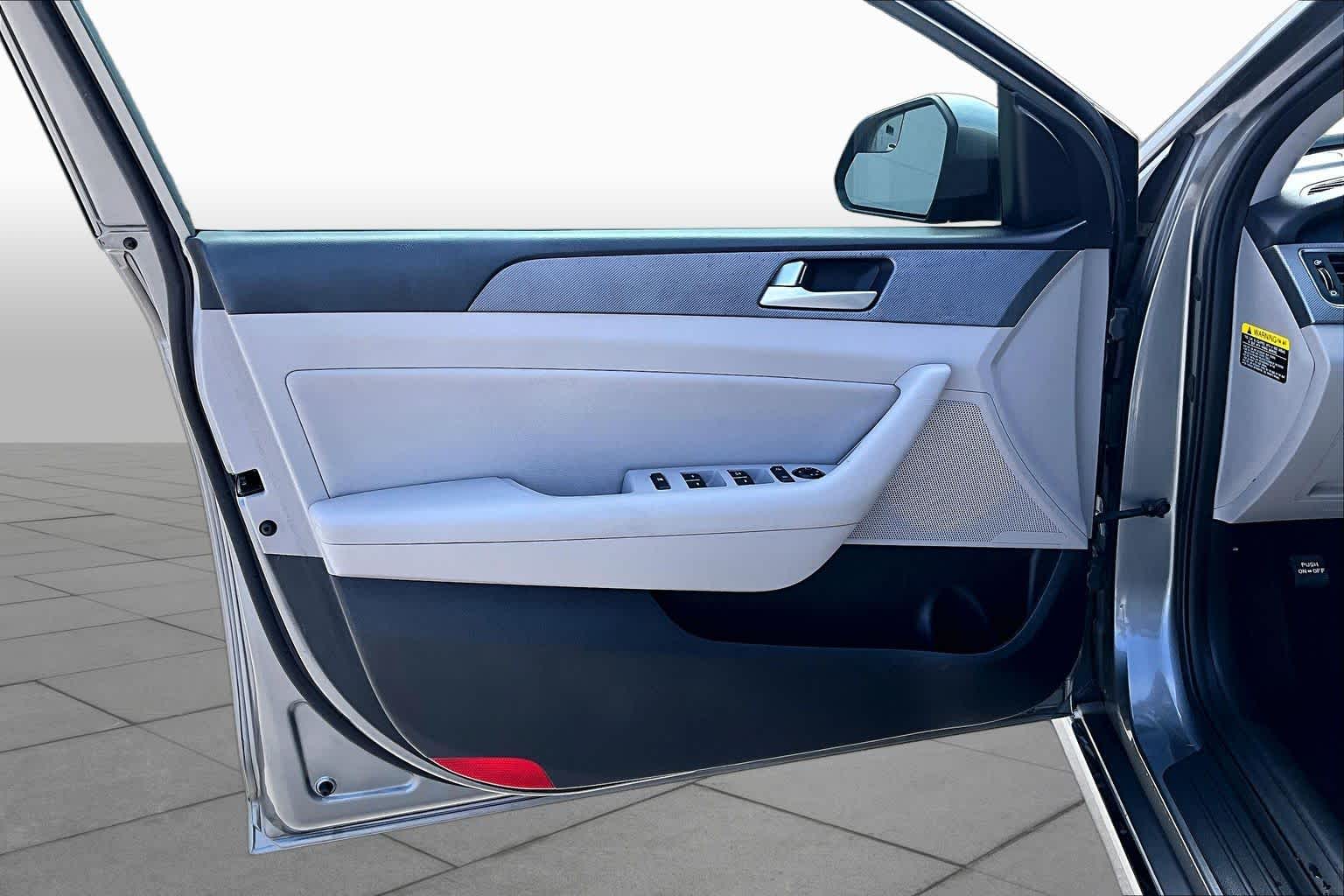 2017 Hyundai Sonata Hybrid photo 20 of 31