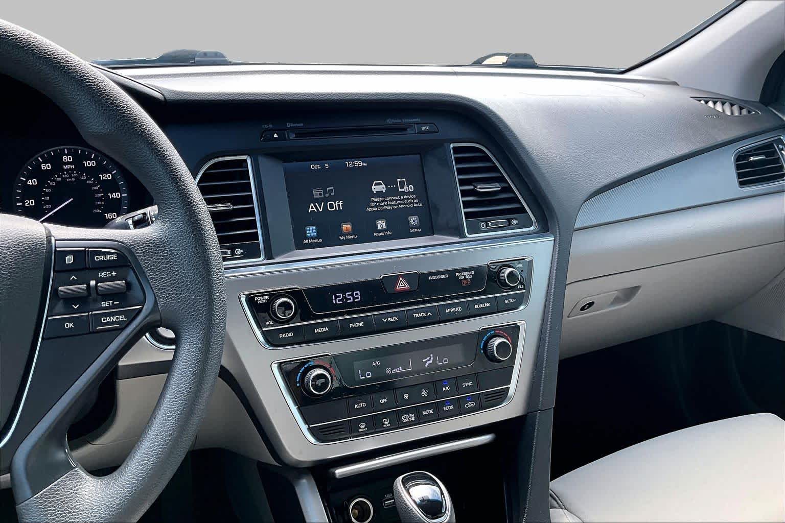 2017 Hyundai Sonata Hybrid photo 7 of 31