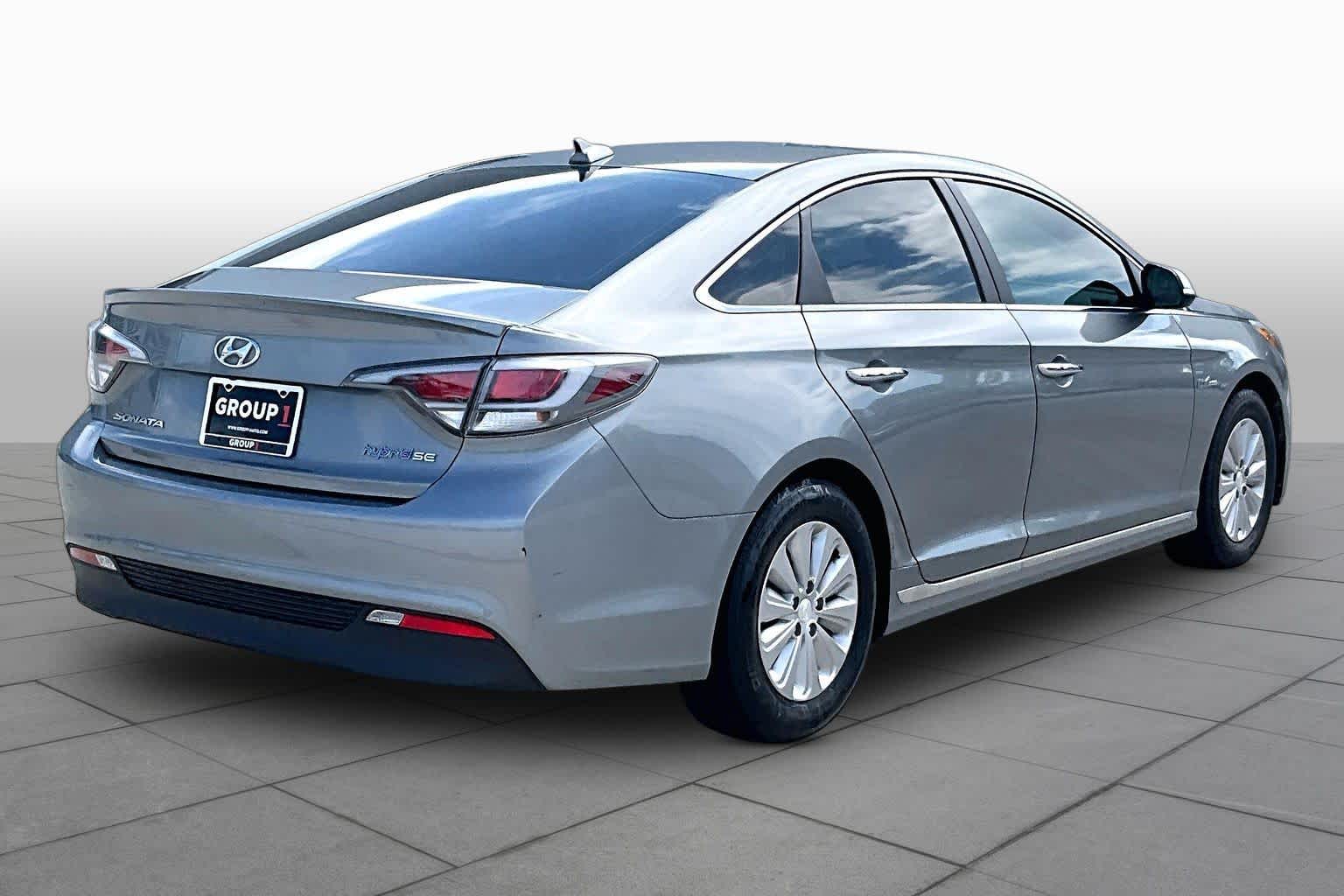 2017 Hyundai Sonata Hybrid photo 12 of 31