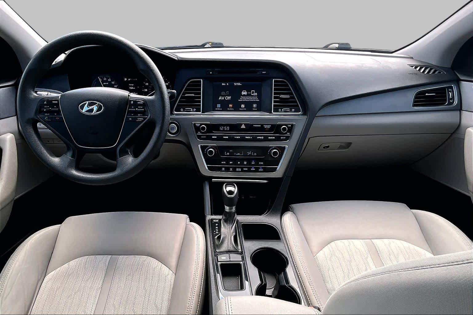 2017 Hyundai Sonata Hybrid photo 14 of 31