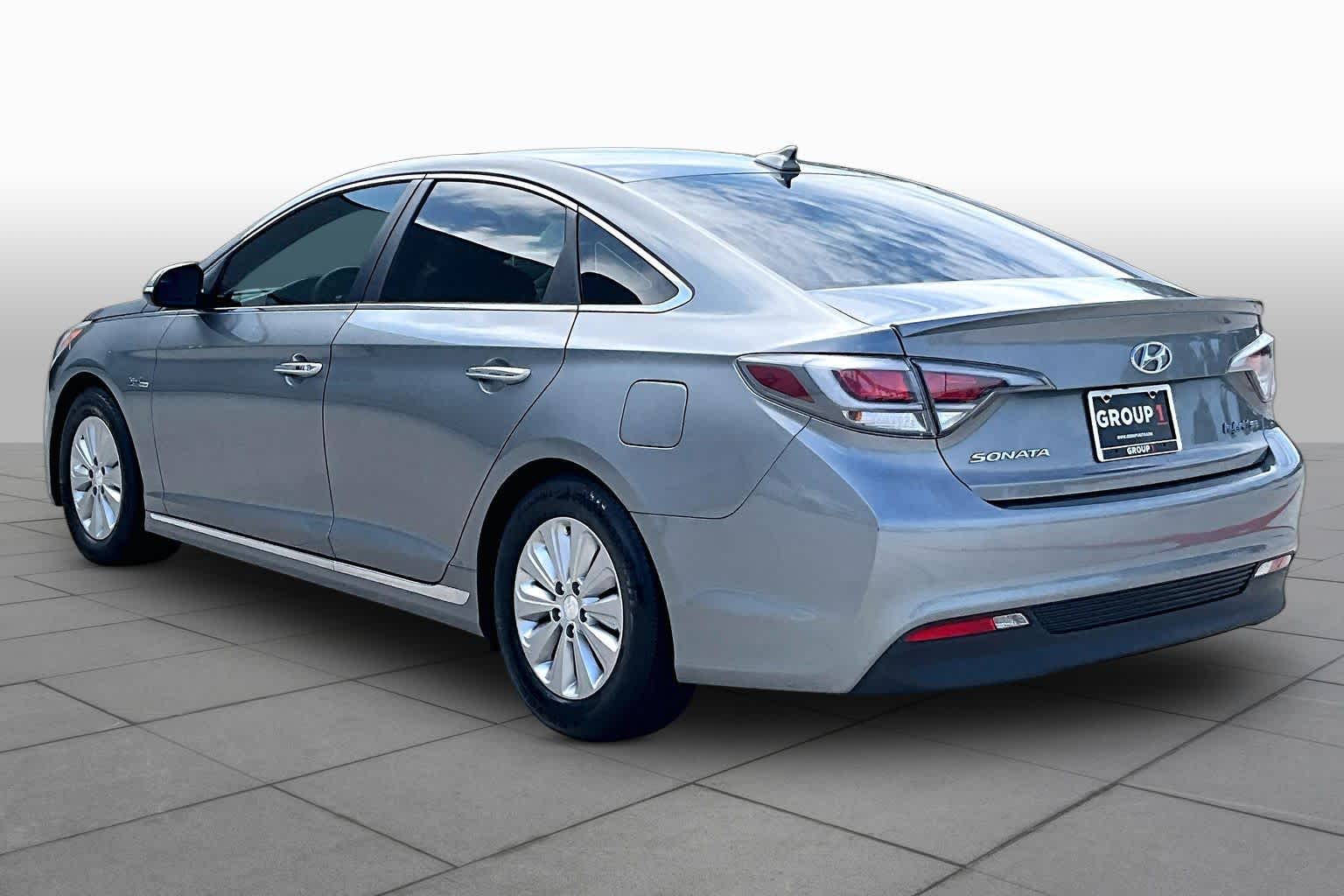 2017 Hyundai Sonata Hybrid photo 11 of 31