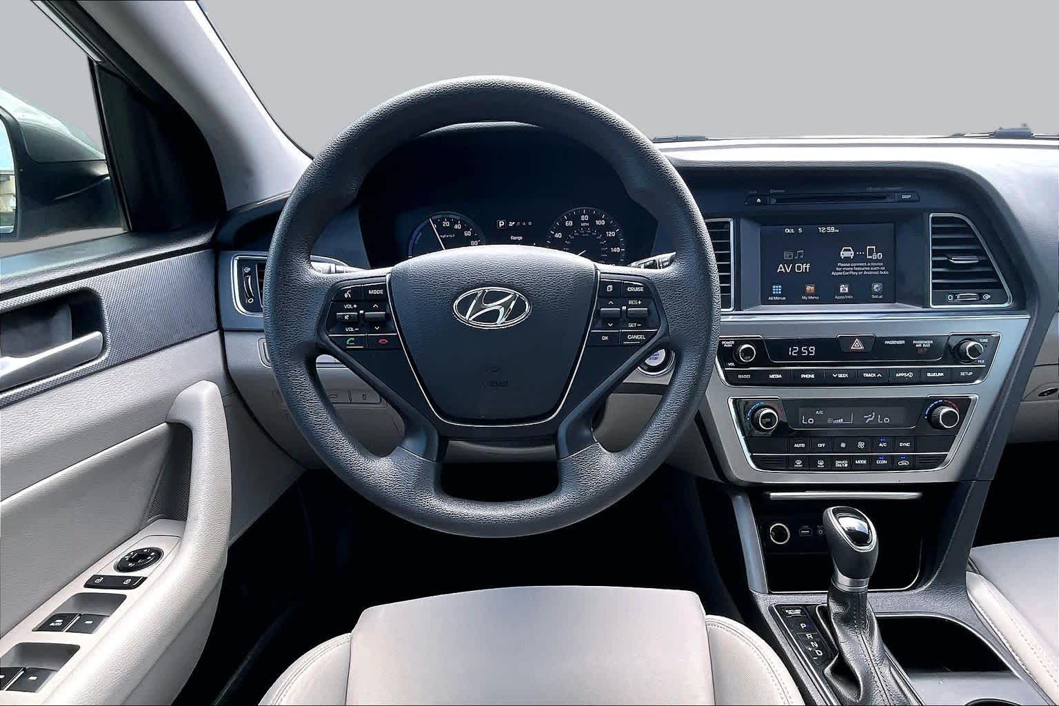 2017 Hyundai Sonata Hybrid photo 6 of 31