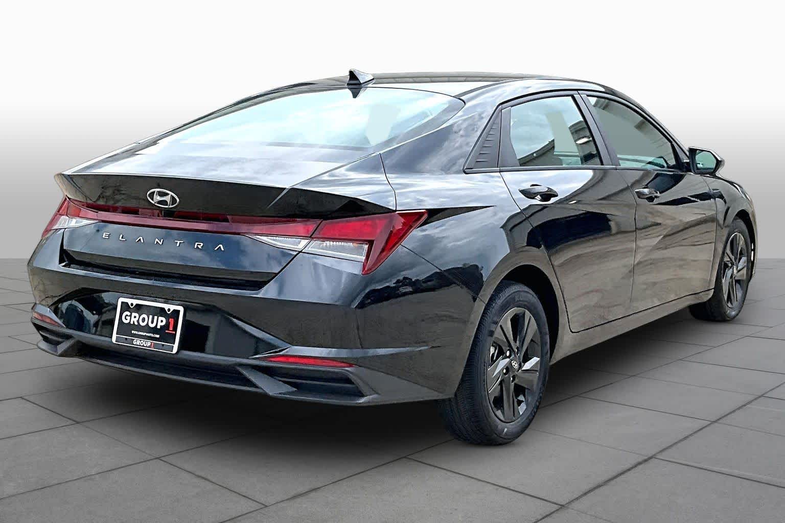 2023 Hyundai Elantra SEL - 11