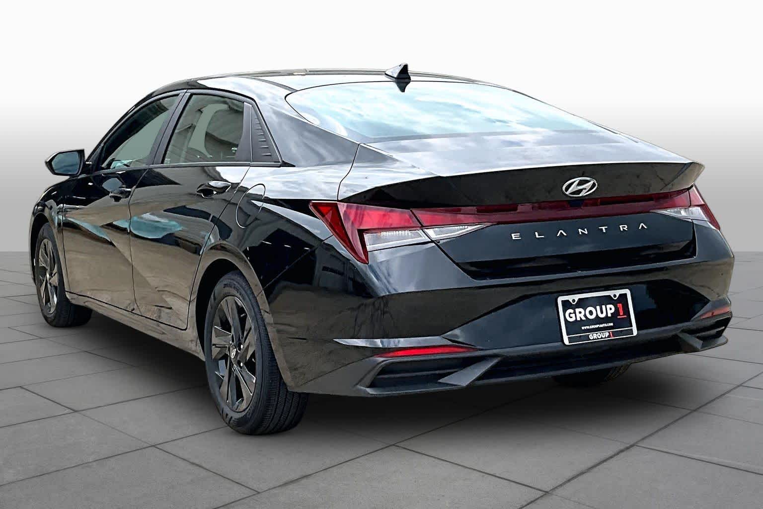 2023 Hyundai Elantra SEL - 10
