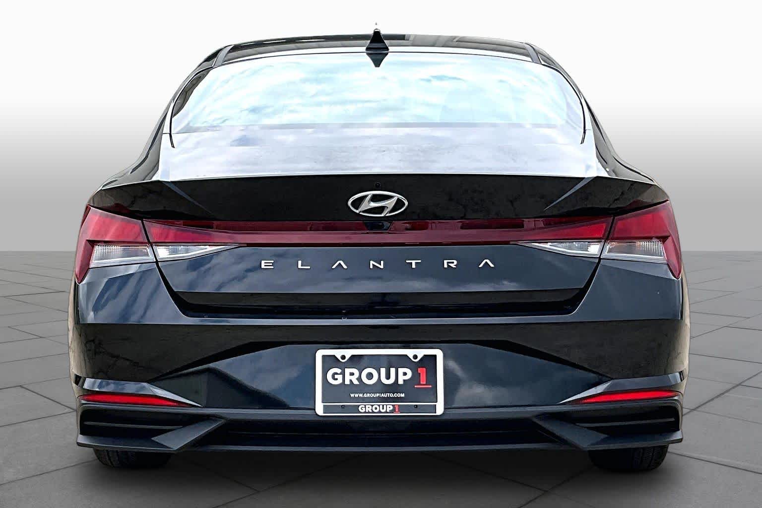 2023 Hyundai Elantra SEL - 4