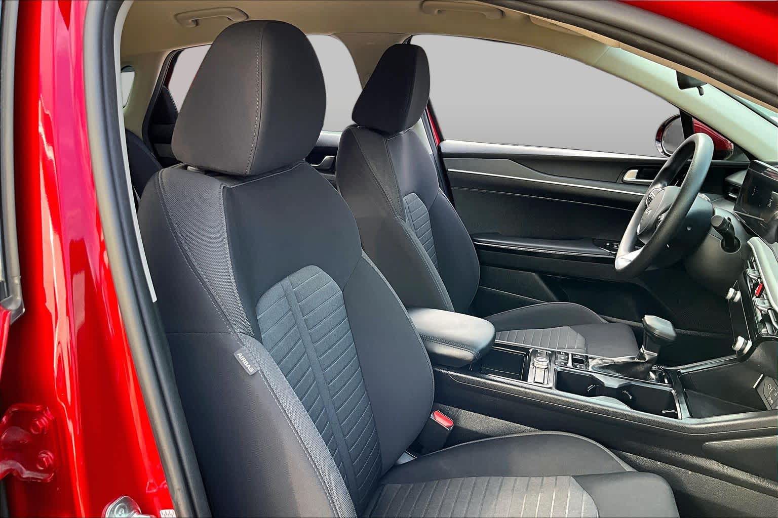 2025 Kia K5 photo 16 of 65