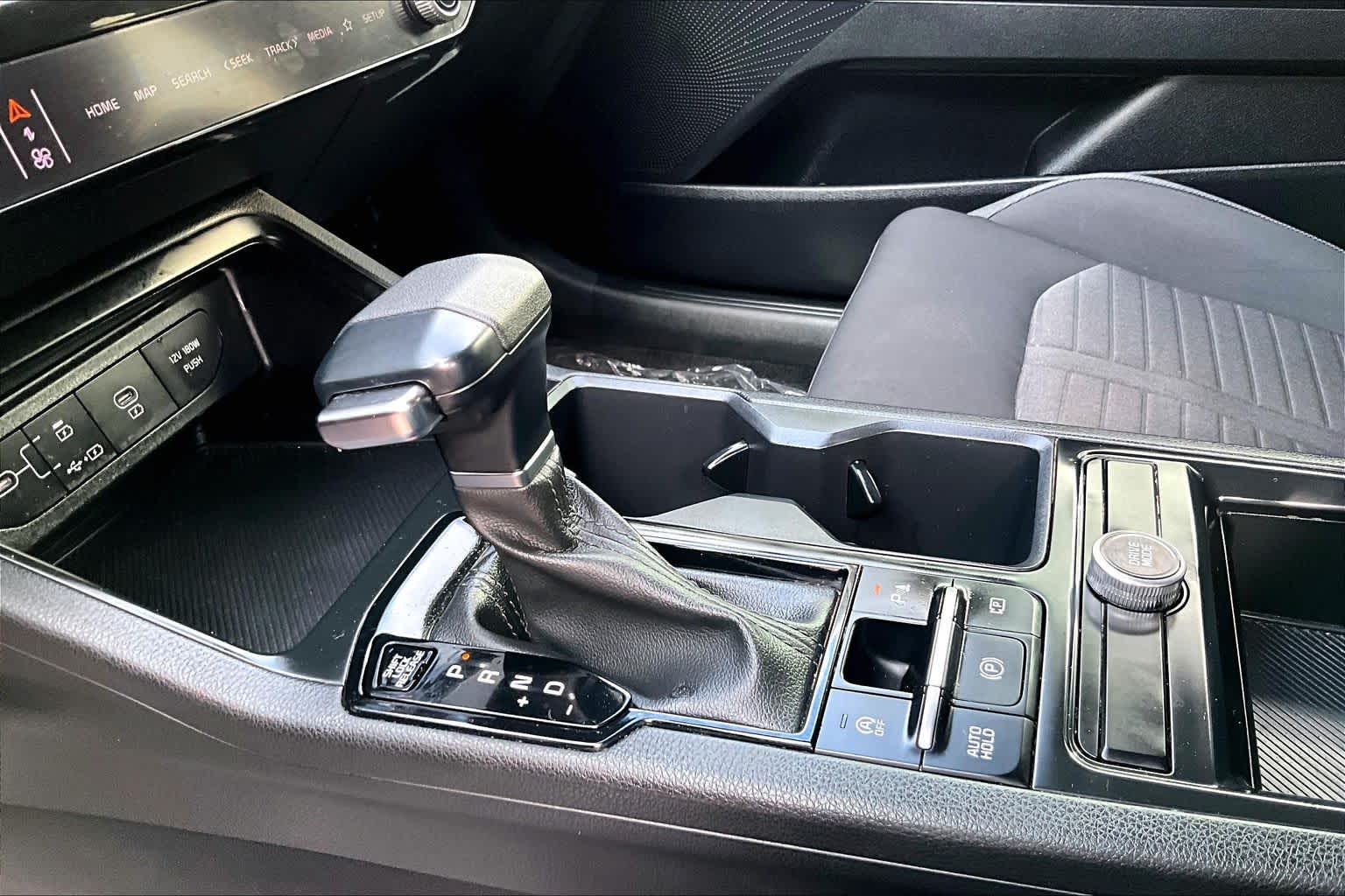 2025 Kia K5 photo 30 of 65