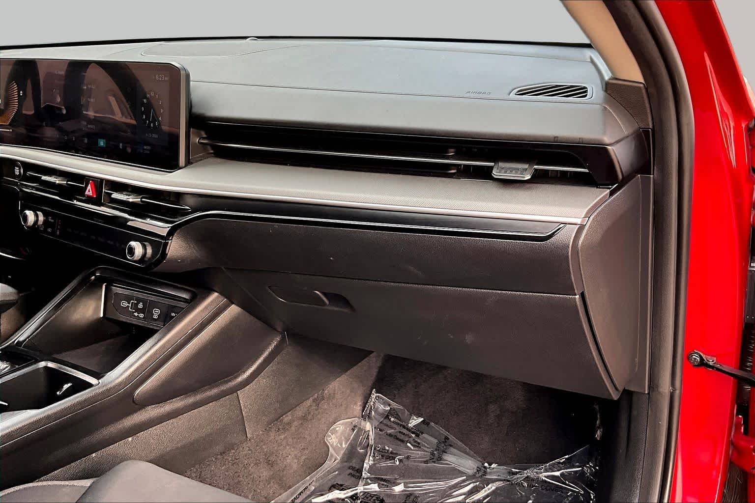 2025 Kia K5 photo 34 of 65