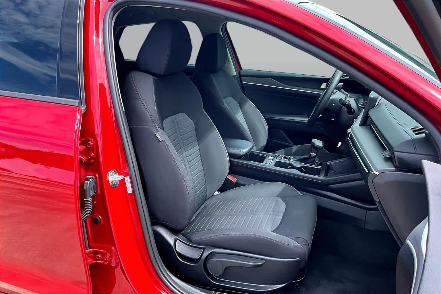 2025 Kia K5 photo 17 of 65
