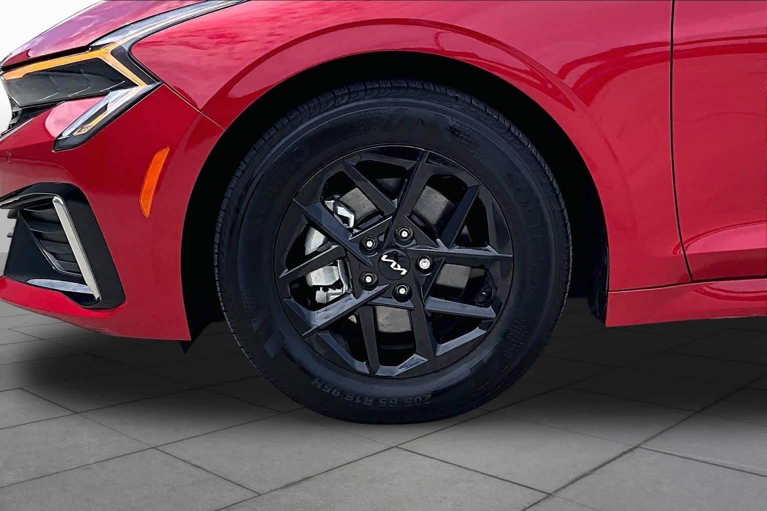 2025 Kia K5 photo 19 of 65