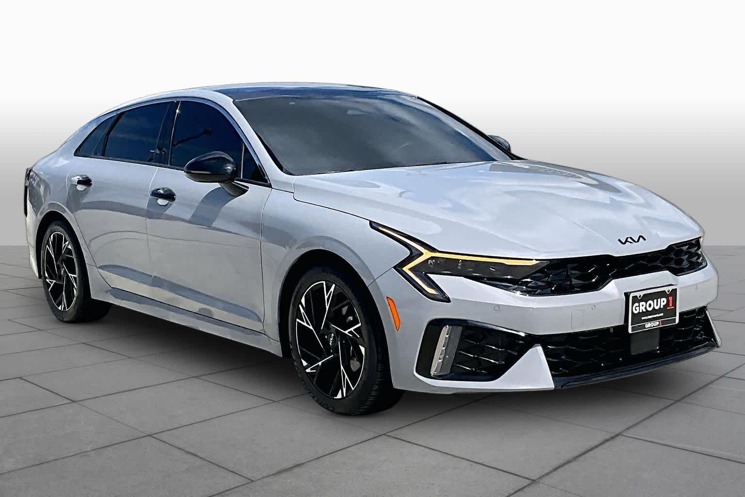 2025 Kia K5 photo 3 of 31
