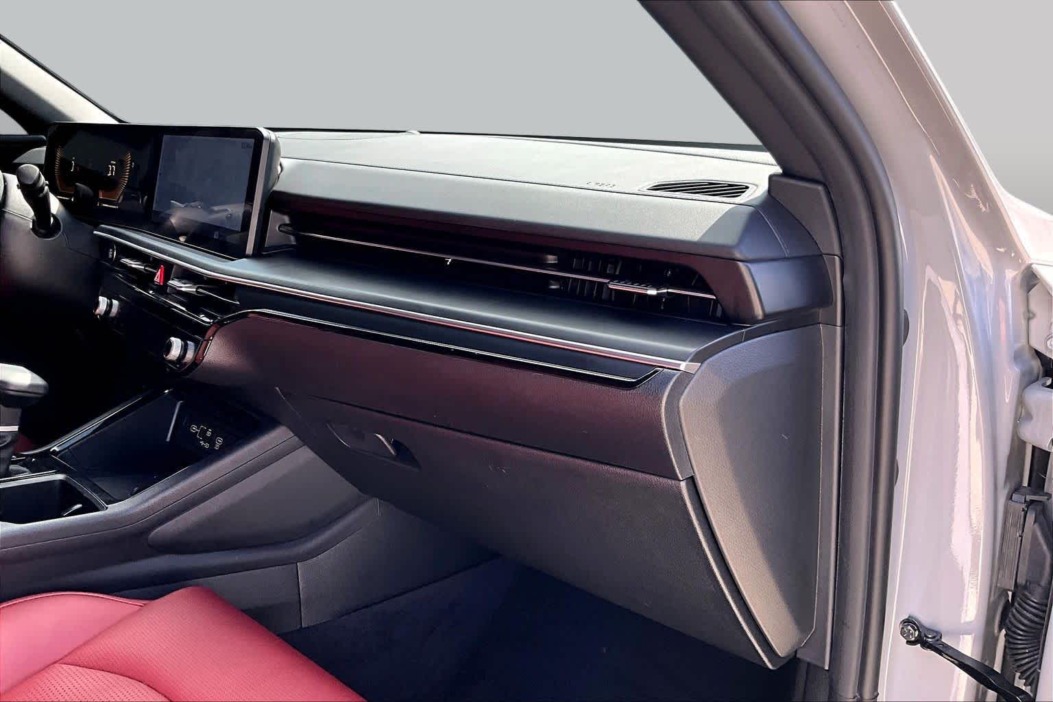 2025 Kia K5 photo 16 of 31